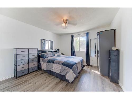 320 Country Hill Drive, Kitchener, ON - Indoor Photo Showing Bedroom