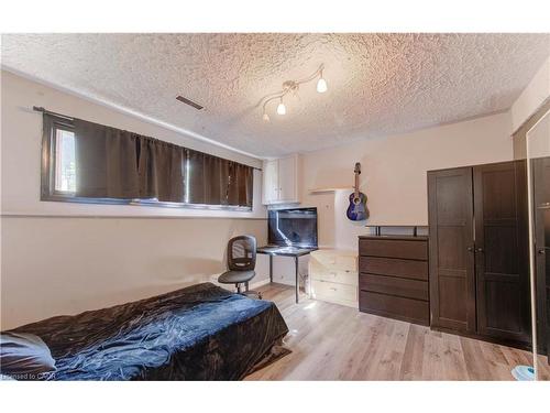 320 Country Hill Drive, Kitchener, ON - Indoor Photo Showing Bedroom