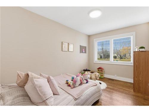 496 Pineland Avenue, Oakville, ON - Indoor Photo Showing Bedroom