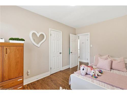 496 Pineland Avenue, Oakville, ON - Indoor Photo Showing Bedroom