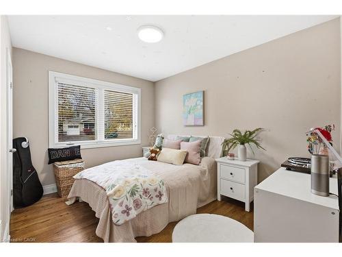 496 Pineland Avenue, Oakville, ON - Indoor Photo Showing Bedroom