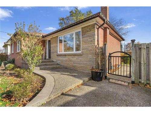 496 Pineland Avenue, Oakville, ON - Outdoor