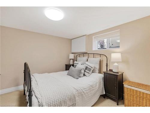 496 Pineland Avenue, Oakville, ON - Indoor Photo Showing Bedroom