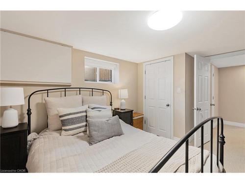 496 Pineland Avenue, Oakville, ON - Indoor Photo Showing Bedroom