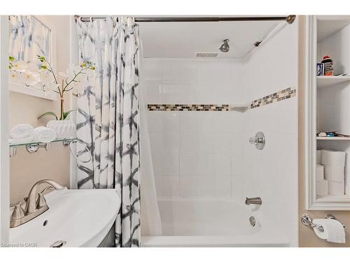 496 Pineland Avenue, Oakville, ON - Indoor Photo Showing Bathroom