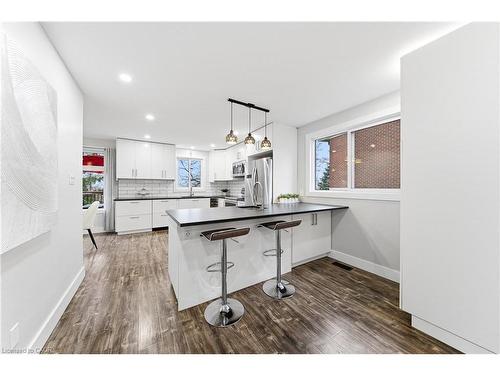 23 Stonegate Drive, Kitchener, ON - Indoor