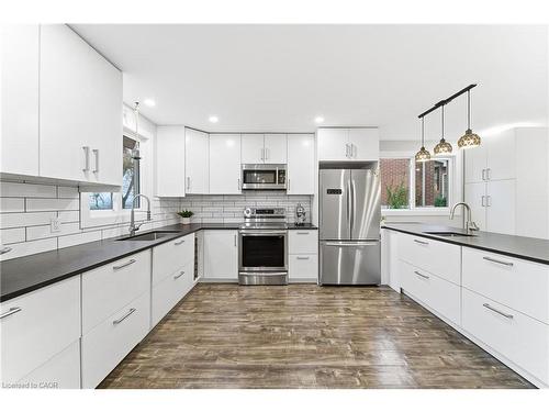 23 Stonegate Drive, Kitchener, ON - Indoor Photo Showing Kitchen With Upgraded Kitchen