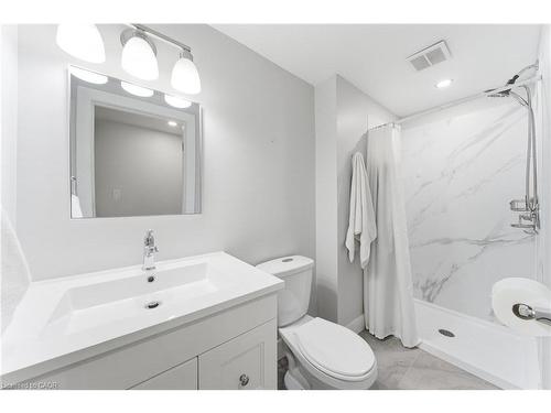 23 Stonegate Drive, Kitchener, ON - Indoor Photo Showing Bathroom