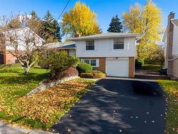 30 Thornridge Crescent  Kitchener, ON N2M 4W1
