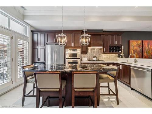 3-120 Bronte Road, Oakville, ON - Indoor Photo Showing Kitchen With Upgraded Kitchen