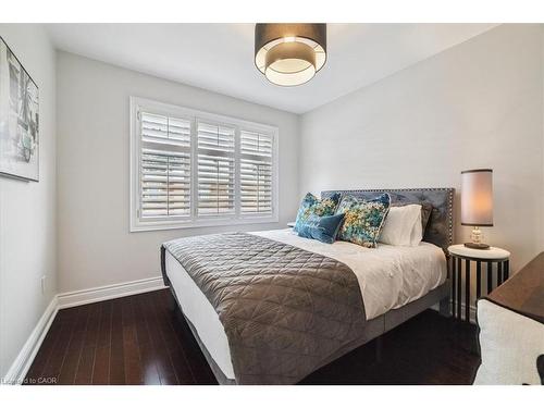 3-120 Bronte Road, Oakville, ON - Indoor Photo Showing Bedroom