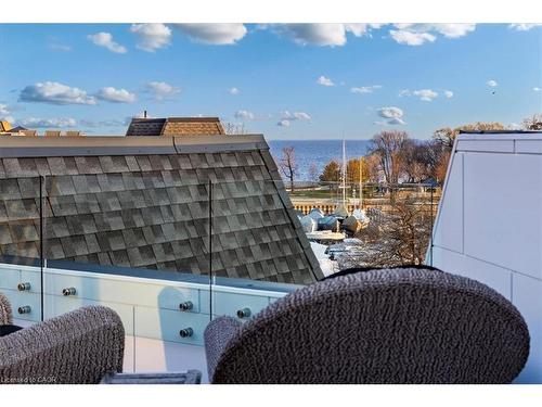 3-120 Bronte Road, Oakville, ON - Outdoor