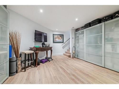 3-120 Bronte Road, Oakville, ON - Indoor