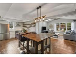 5373 Spruce Avenue  Burlington, ON L7L 1N8