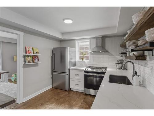 5373 Spruce Avenue, Burlington, ON - Indoor Photo Showing Kitchen