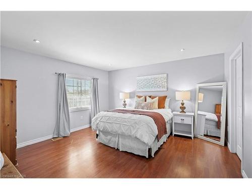 5373 Spruce Avenue, Burlington, ON - Indoor Photo Showing Bedroom