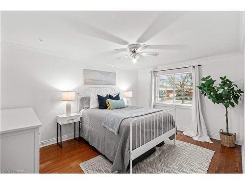 5373 Spruce Avenue, Burlington, ON - Indoor Photo Showing Bedroom