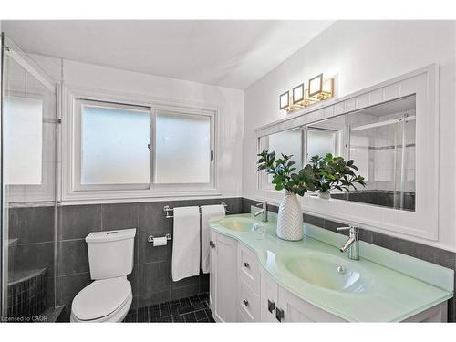 5373 Spruce Avenue, Burlington, ON - Indoor Photo Showing Bathroom