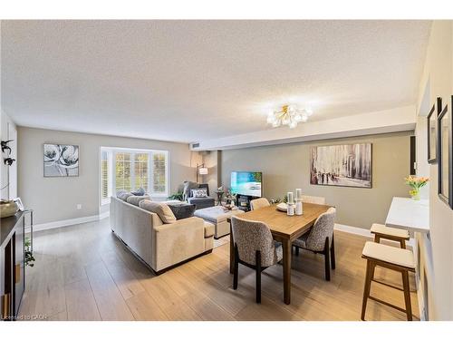 B403-216 Plains Road W, Burlington, ON - Indoor Photo Showing Other Room