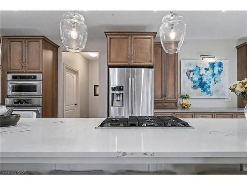 8 Zaduk Place, Guelph, ON - Indoor Photo Showing Kitchen
