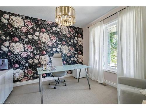 8 Zaduk Place, Guelph, ON - Indoor