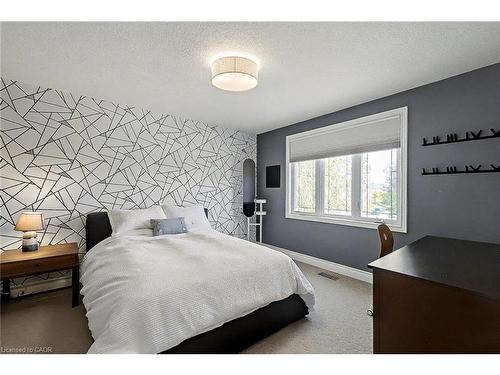 8 Zaduk Place, Guelph, ON - Indoor Photo Showing Bedroom