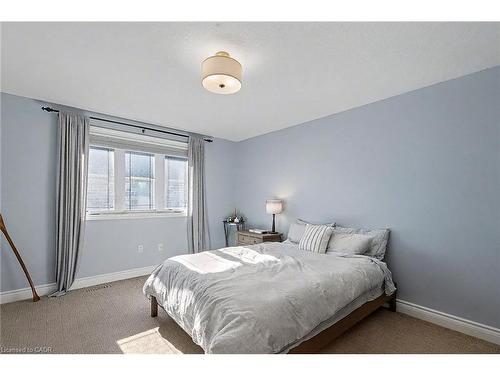 8 Zaduk Place, Guelph, ON - Indoor Photo Showing Bedroom