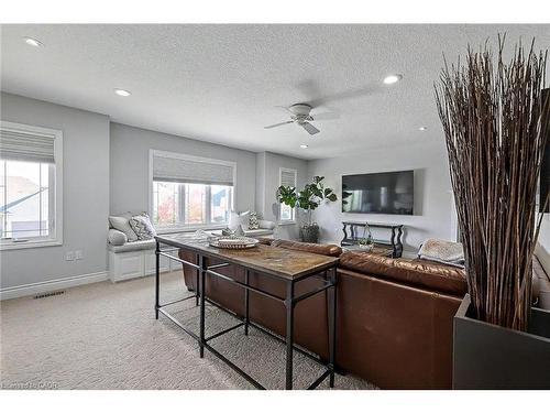 8 Zaduk Place, Guelph, ON - Indoor Photo Showing Living Room