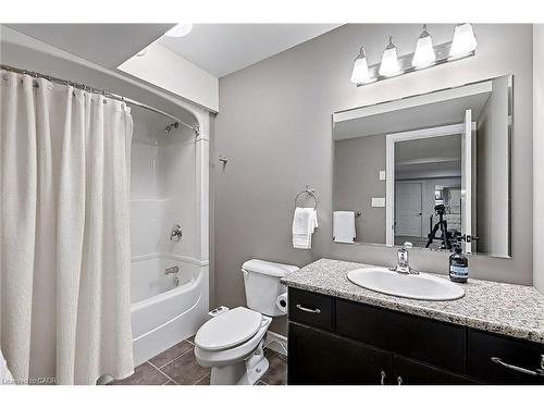 8 Zaduk Place, Guelph, ON - Indoor Photo Showing Bathroom