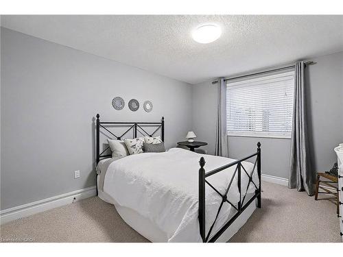 8 Zaduk Place, Guelph, ON - Indoor Photo Showing Bedroom