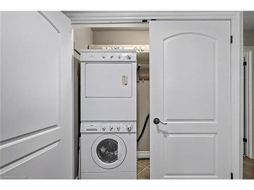 8 Zaduk Place, Guelph, ON - Indoor Photo Showing Laundry Room