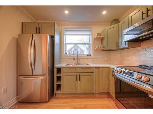 30 Dunbar Road S, Waterloo, ON - Indoor Photo Showing Kitchen