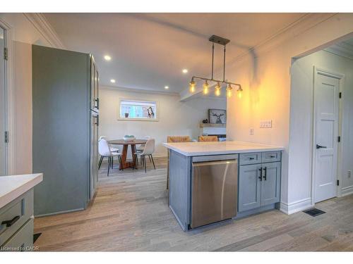 30 Dunbar Road S, Waterloo, ON - Indoor Photo Showing Kitchen