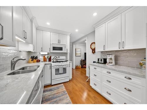 677 Powell Court, Burlington, ON - Indoor Photo Showing Kitchen With Double Sink