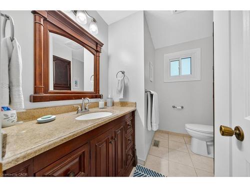 677 Powell Court, Burlington, ON - Indoor Photo Showing Bathroom