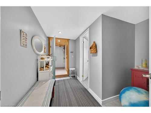 677 Powell Court, Burlington, ON - Indoor