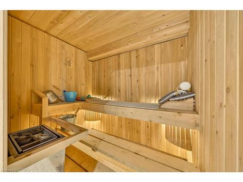 677 Powell Court, Burlington, ON - Indoor Photo Showing Other Room