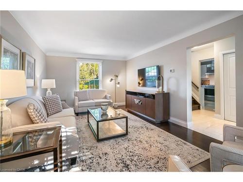 4 Upper Canada Drive, St. Catharines, ON - Indoor Photo Showing Living Room