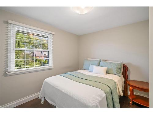 4 Upper Canada Drive, St. Catharines, ON - Indoor Photo Showing Bedroom