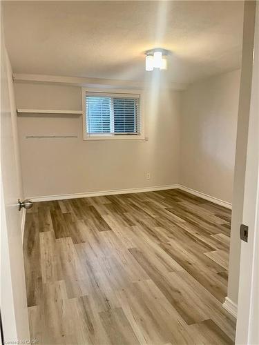 Bsmt-605 Mohawk Road, Hamilton, ON - Indoor Photo Showing Other Room