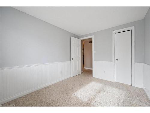 424 Benesfort Court, Kitchener, ON - Indoor Photo Showing Other Room