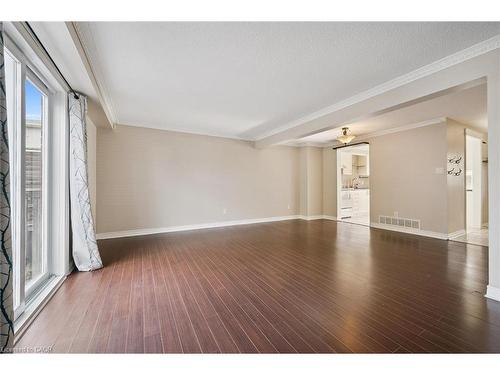 424 Benesfort Court, Kitchener, ON - Indoor Photo Showing Other Room
