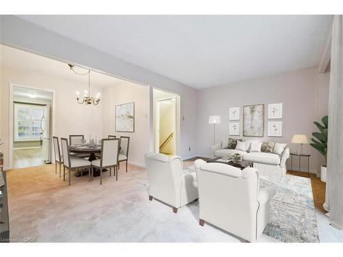 58-3029 Glencrest Road, Burlington, ON - Indoor Photo Showing Living Room