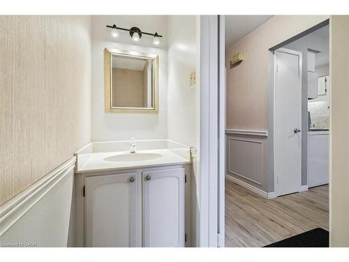 58-3029 Glencrest Road, Burlington, ON - Indoor Photo Showing Bathroom