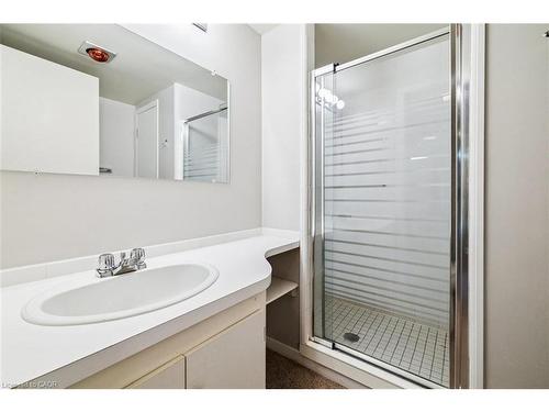 58-3029 Glencrest Road, Burlington, ON - Indoor Photo Showing Bathroom