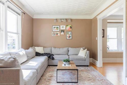 65 Banff Street, Caledonia, ON - Indoor Photo Showing Living Room