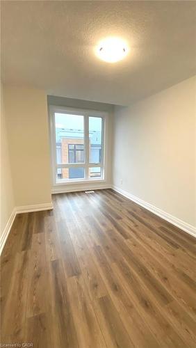 35-271 Grey Silo Road, Waterloo, ON - Indoor Photo Showing Other Room