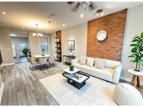 126 Park Street N, Hamilton, ON - Indoor Photo Showing Living Room