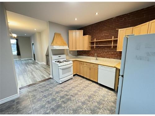 126 Park Street N, Hamilton, ON - Indoor Photo Showing Kitchen