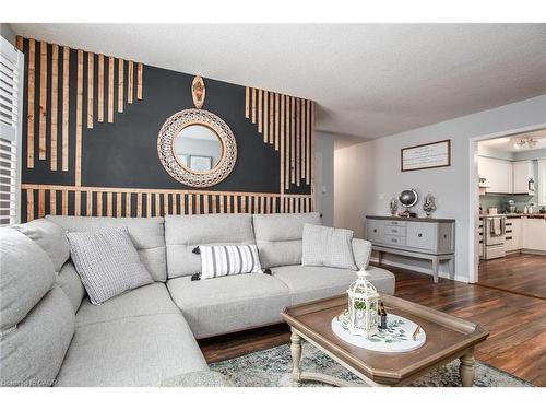 67 Pinemeadow Crescent, Waterloo, ON - Indoor Photo Showing Living Room